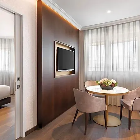 Eurostars Universal Hotel 5*