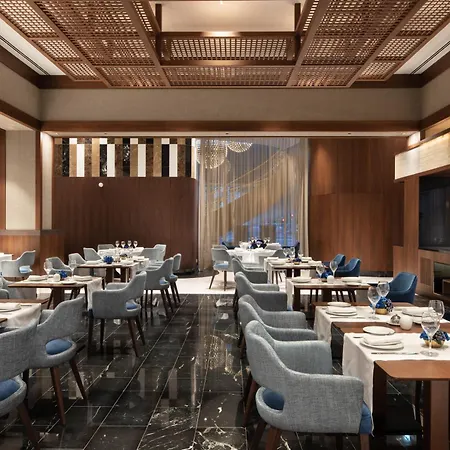 Eurostars Universal Hotel 5*